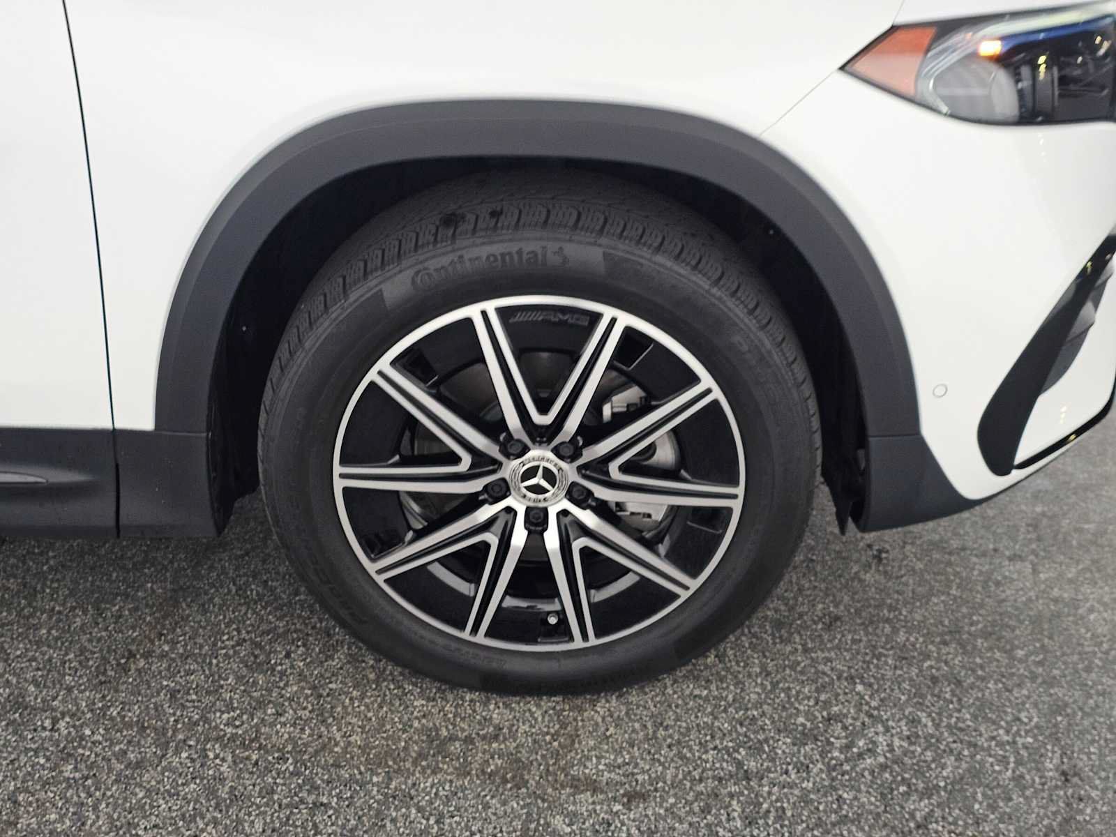 Used 2024 Mercedes-Benz EQB 300 4MATIC image 9