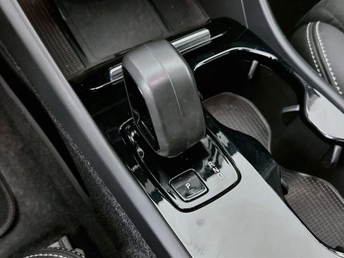 Used 2024 Volvo XC40 Recharge Plus w/ Protection Package Premier RWD image 24