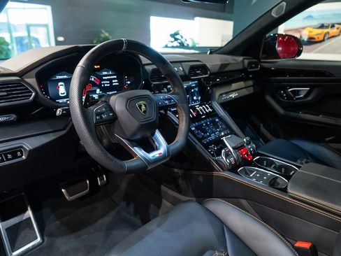 Used 2024 Lamborghini Urus S AWD/4WD image 28