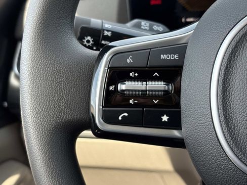 New 2026 Kia Carnival LX FWD image 19