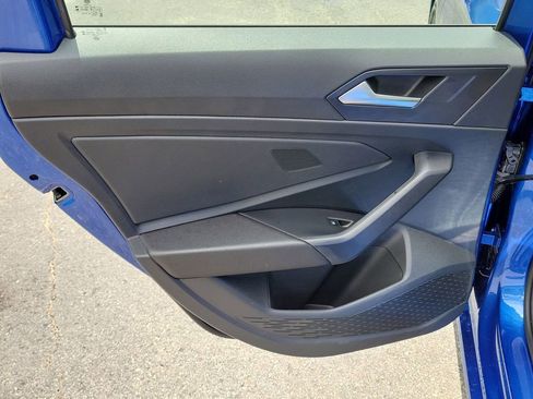 Used 2024 Volkswagen Jetta SE w/ Panoramic Sunroof Package FWD image 9