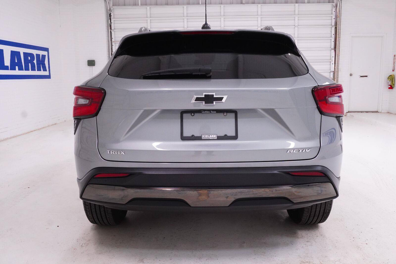 Used 2025 Chevrolet Trax ACTIV w/ Sunroof Package FWD image 31