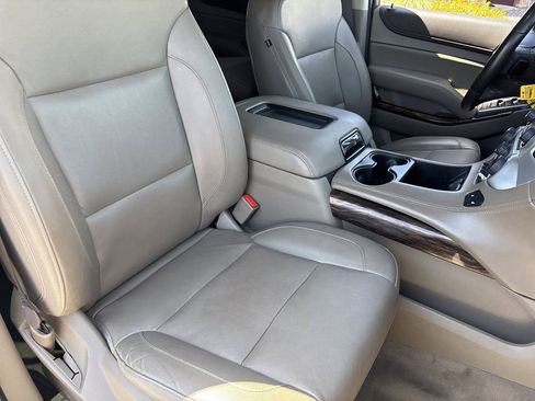 Used 2019 GMC Yukon SLT image 8