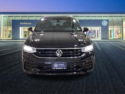Certified 2024 Volkswagen Tiguan SE R-Line image 5