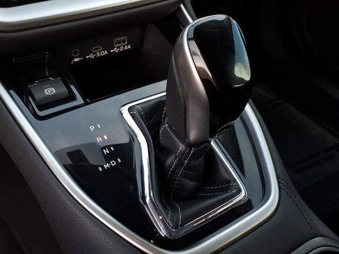 Certified 2025 Subaru Outback Premium w/ Popular Package #1A image 38