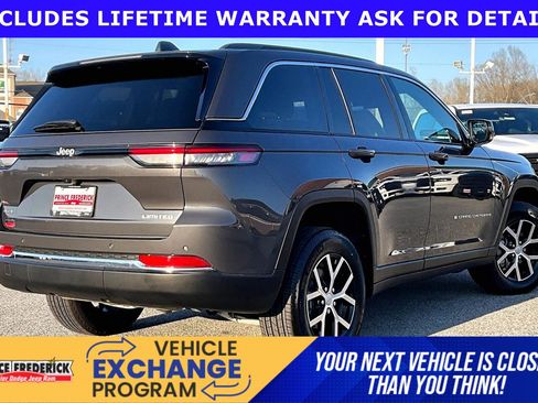 Used 2025 Jeep Grand Cherokee Limited AWD/4WD image 10