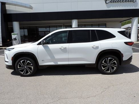 New 2026 Buick Enclave Sport Touring w/ Power Package image 8