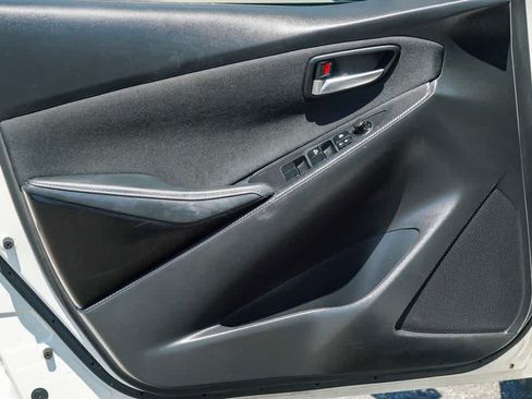Used 2018 Toyota Yaris iA FWD image 19