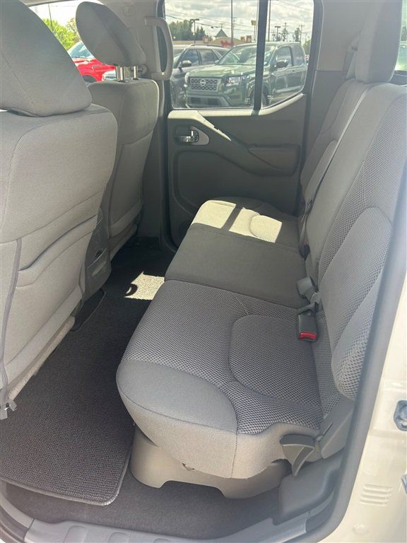 Used 2021 Nissan Frontier SV w/ Midnight Edition Floor Mats RWD image 10