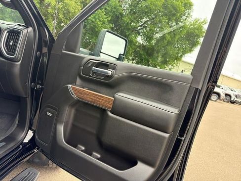 Used 2020 Chevrolet Silverado 2500 High Country w/ Z71 Off-Road Package AWD/4WD image 15
