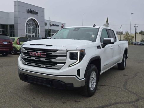 Used 2023 GMC Sierra 1500 SLE image 1