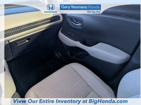 Certified 2026 Honda HR-V LX image 18