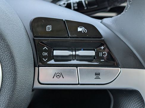 Certified 2025 Hyundai Elantra SEL image 25