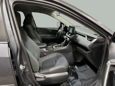Used 2019 Toyota RAV4 LE image 23