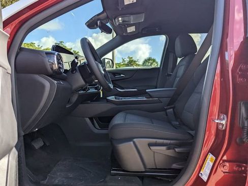 New 2025 Chevrolet Equinox LT w/ Safety and Technology Package image 6