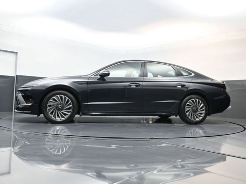 Certified 2025 Hyundai Sonata SEL image 25