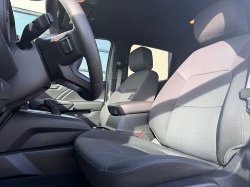 Used 2024 Chevrolet Colorado Trail Boss w/ Technology Package image 5