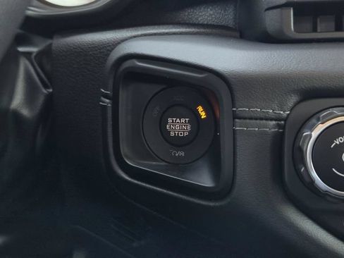 Used 2024 Jeep Wrangler Unlimited Rubicon AWD/4WD image 17