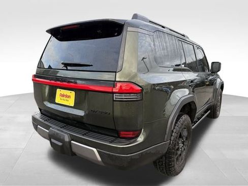 Used 2024 Lexus GX 550 image 9
