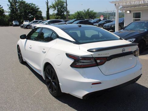 Used 2023 Nissan Maxima SR w/ Sport Mat Group FWD image 6