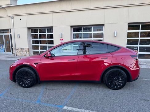 Used 2023 Tesla Model Y Long Range AWD/4WD image 4