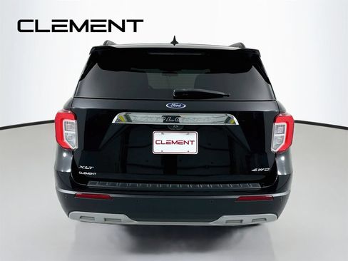 Certified 2022 Ford Explorer XLT w/ Equipment Group 202A AWD/4WD image 8