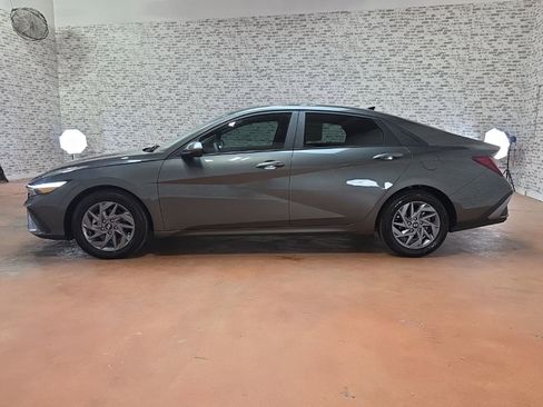 Certified 2024 Hyundai Elantra SEL FWD image 4