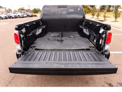 Used 2021 Toyota Tacoma TRD Off-Road image 14