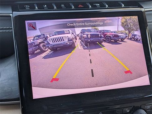 Certified 2022 Jeep Grand Cherokee Limited image 22