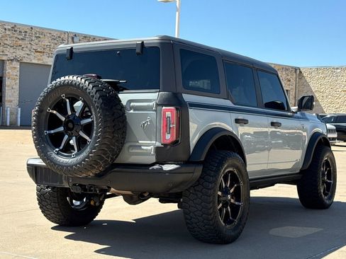 Used 2022 Ford Bronco Badlands image 9