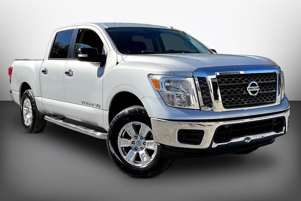 Used 2018 Nissan Titan SV AWD/4WD image 3