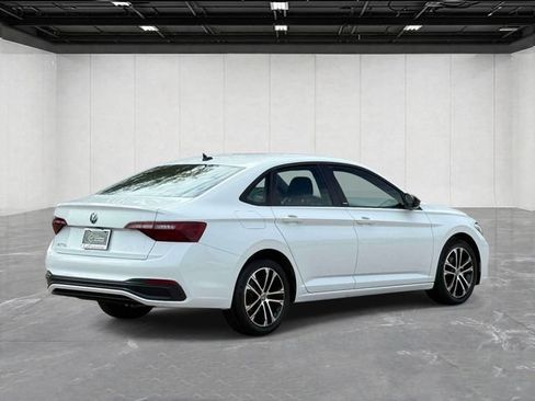 Used 2024 Volkswagen Jetta Sport FWD image 5