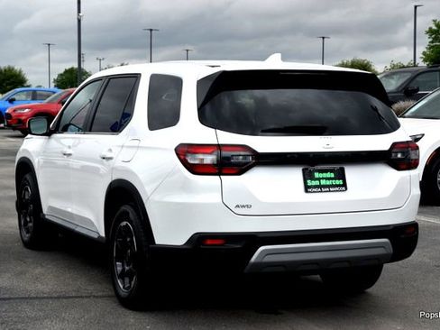 Certified 2025 Honda Pilot EX-L image 5