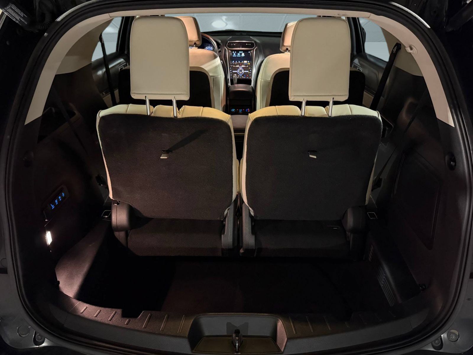 Used 2017 Ford Explorer Platinum AWD/4WD image 26