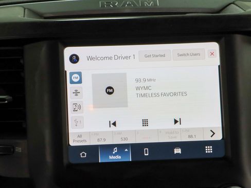 Used 2024 RAM 2500 Big Horn AWD/4WD image 20