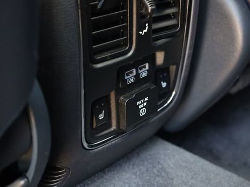 Used 2016 Jeep Grand Cherokee Overland AWD/4WD image 25