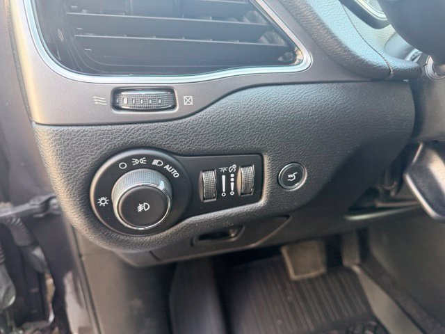 Used 2019 Jeep Cherokee Limited w/ Luxury Group AWD/4WD image 28