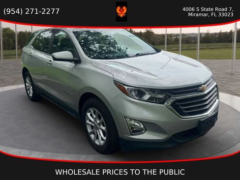 Used 2021 Chevrolet Equinox LT w/ Driver Convenience Package FWD image 3