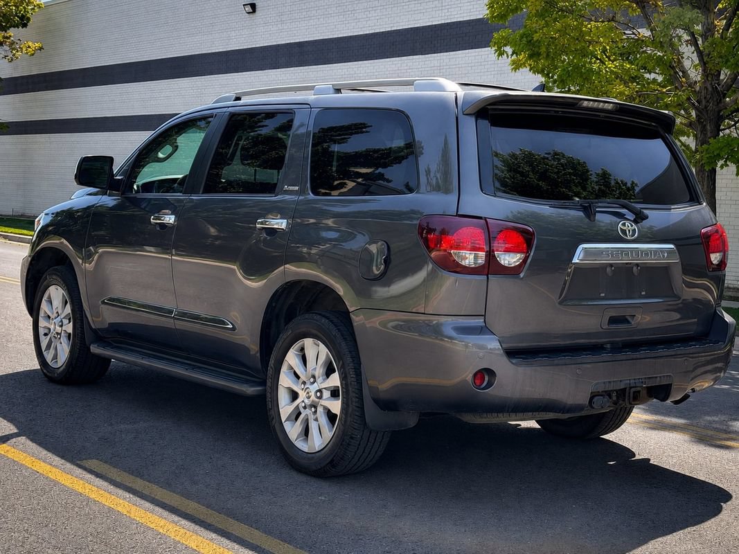 Used 2018 Toyota Sequoia Platinum AWD/4WD image 3