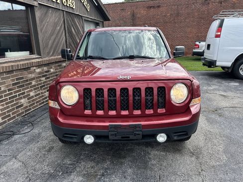 Used 2012 Jeep Patriot Latitude w/ Sun/Sound Group AWD/4WD image 5