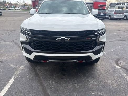 Used 2023 Chevrolet Tahoe Z71 w/ Luxury Package AWD/4WD image 1