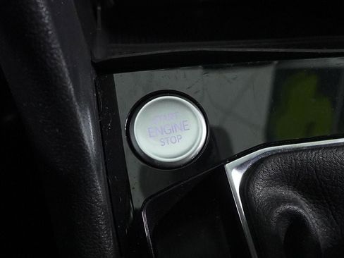 Used 2024 Volkswagen Taos SE image 20