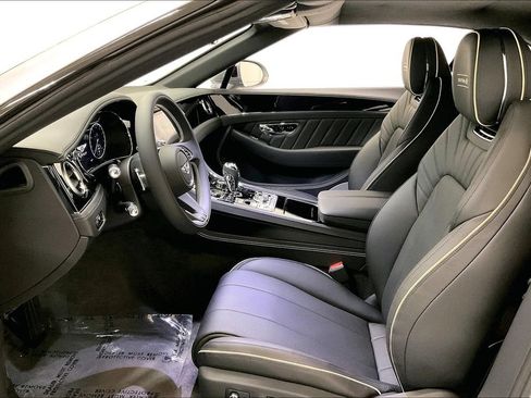 Used 2024 Bentley Continental GT image 8