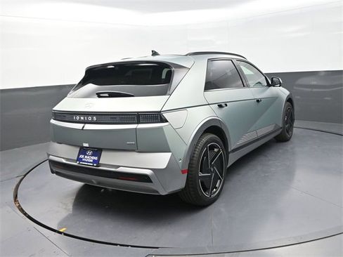 New 2026 Hyundai Ioniq 5 Limited image 8