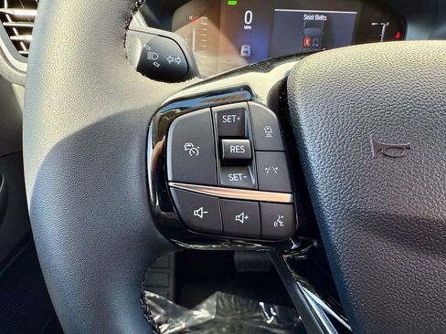 Certified 2025 Ford Escape SE image 25