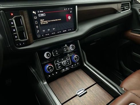 Used 2024 GMC Yukon XL Denali Ultimate image 33