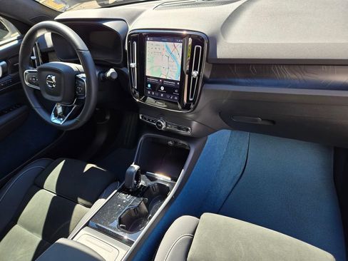 Certified 2023 Volvo C40 P8 Recharge Ultimate AWD/4WD image 10