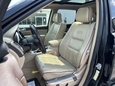Used 2018 Jeep Grand Cherokee Overland AWD/4WD image 18