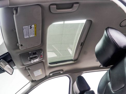 Used 2025 Kia Telluride S image 36