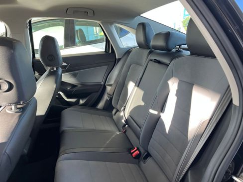 Used 2025 Volkswagen Jetta SE image 25